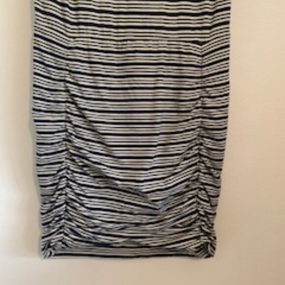 Athleta Tulip Striped Ruched Dress Navy & Cream_Size Medium - Picture 4 of 5